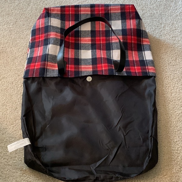 Yankee Candle Festive Plaid - Red, White & Dark Blue Tote Bag - NWOT - Picture 8 of 17